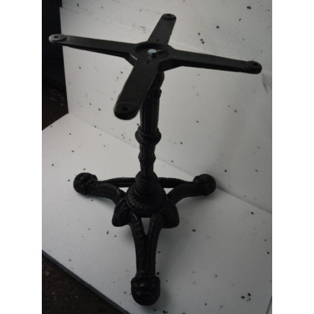 Kaviarenské stolíky - C 14 - základňa 3 nohy