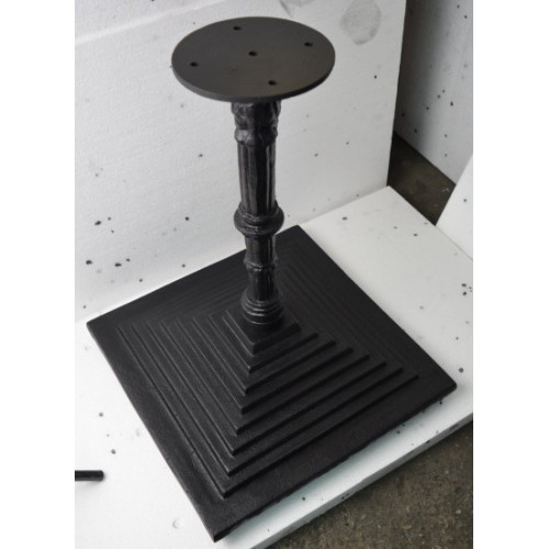 Kaviarenské stolíky - G 13 - základňa štvorcová stupňovaná