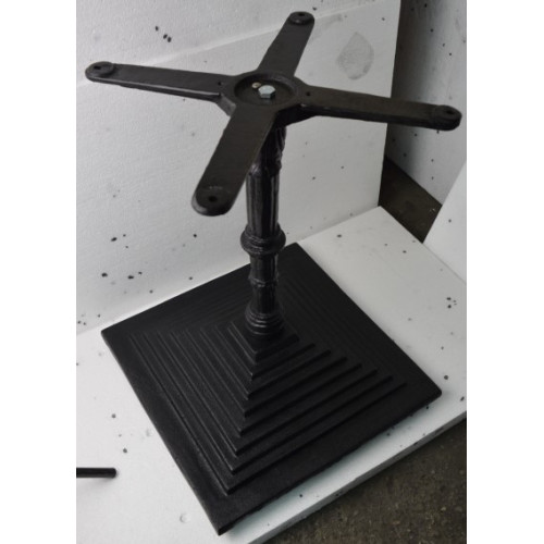 Kaviarenské stolíky - G 14 - základňa štvorcová stupňovaná